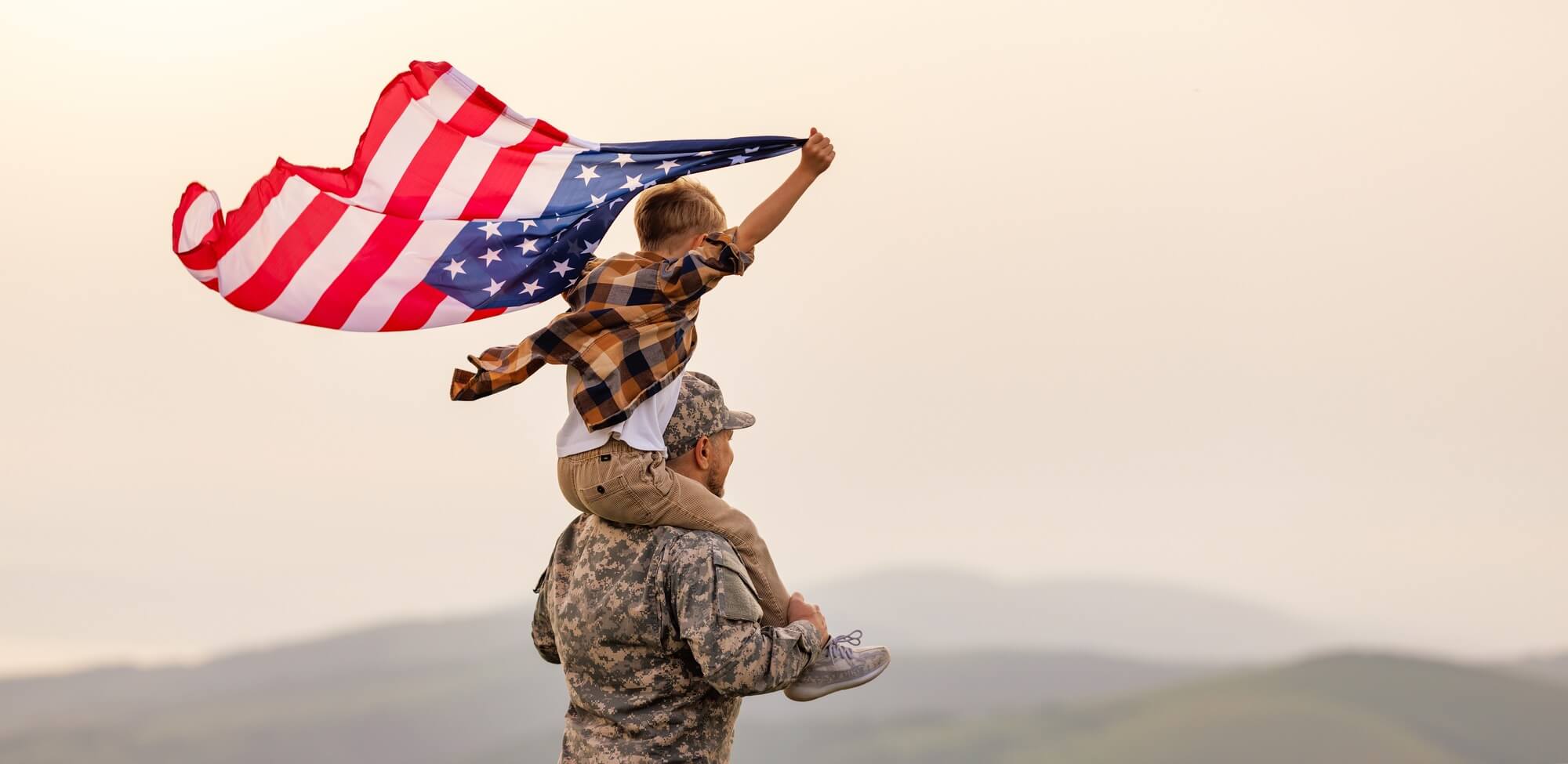 soldier child american flag
