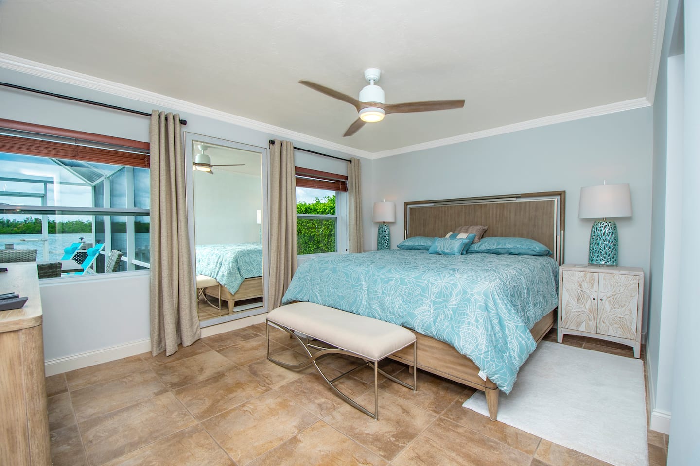 Bedroom with outdoor access