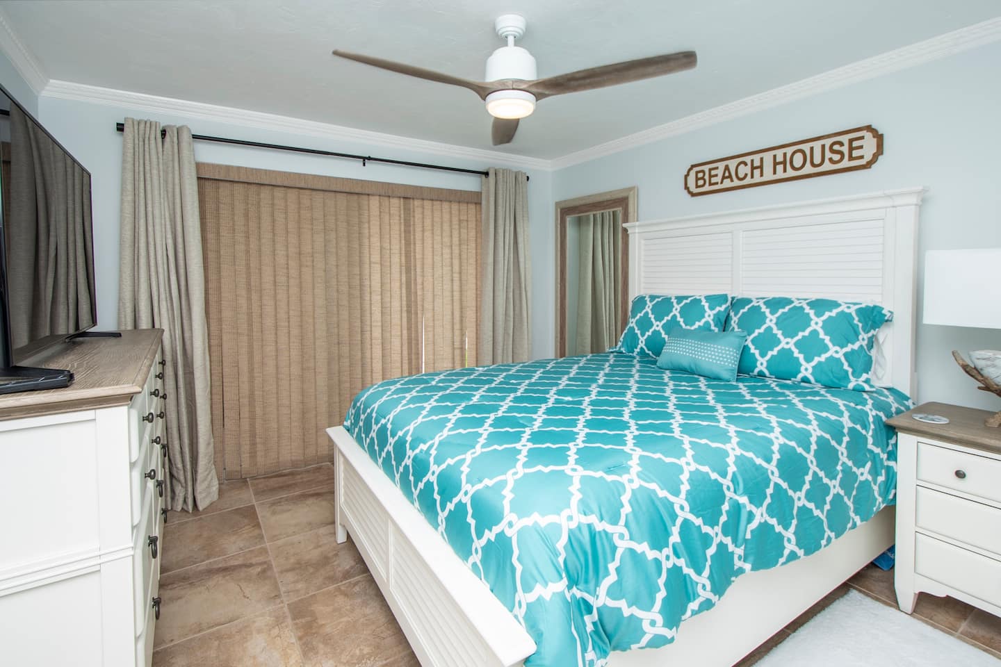 Guest bedroom
