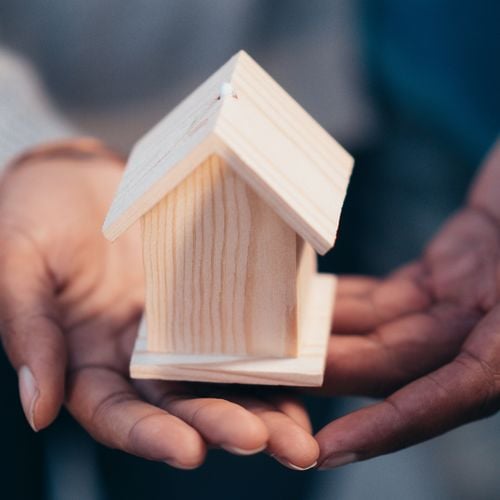 U.S. Home Inventory Rises as Buyers Take Their Time