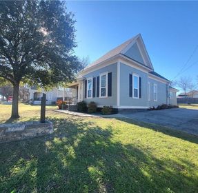 56f3fe18f47a4f386daf6f8330fdaec6l-f2030415520r