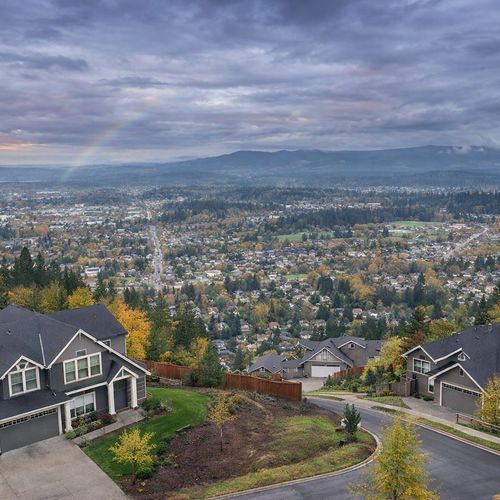 Happy Valley, Oregon: Suburban Living With Views, Space, and Convenience