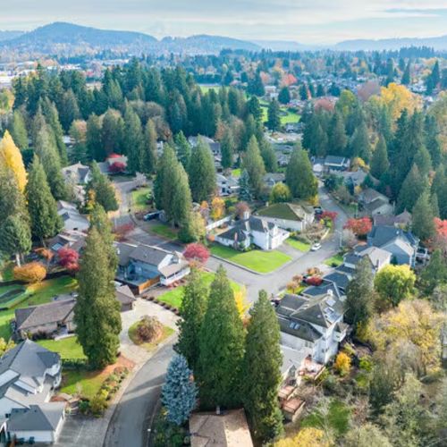 Johnson City, Oregon: Central, Compact, and Convenient