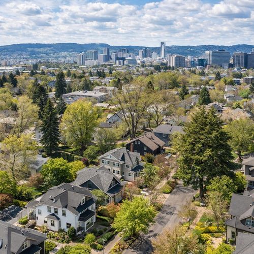 Buckman: Inner Southeast Energy, Walkability, and Classic Portland Character