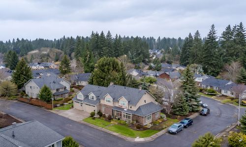 Barberton: Quiet Lakeside Living With Easy Vancouver Access