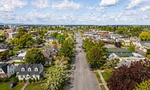 Logan: Peaceful Rural Living, Farmland Views, and Space Just Outside &hellip;