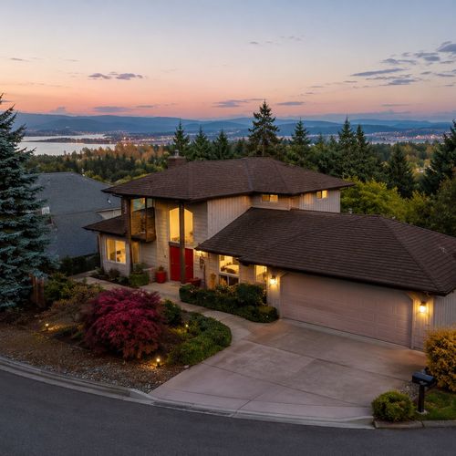 Columbia View Terrace, Camas WA: Bluff Living With a View That Earns Its Name