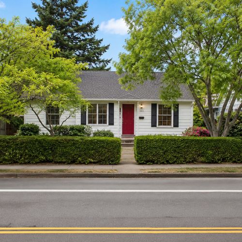 Uptown Village, Vancouver WA: Clark County's Independent Neighborhood, Community-First Commercial Culture, and Everything You Need to Know Before You Make the Move