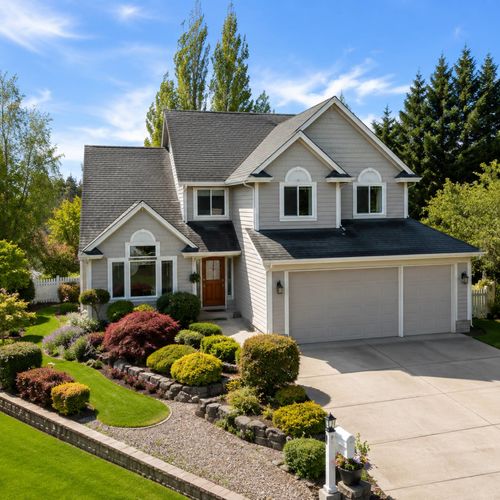 Crown View Plaza, Camas WA: Prune Hill Character at a Price That Still Makes Sense