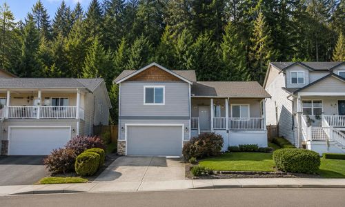 Holly Ridge, Camas WA: Walk to the Lake, Back Up &hellip;
