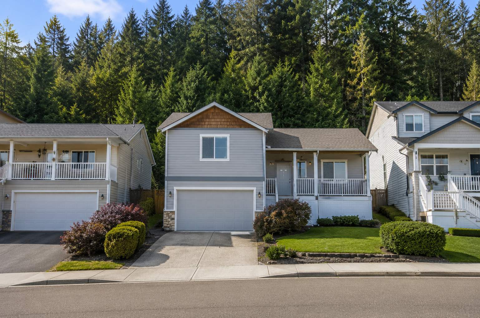 Holly Ridge, Camas WA: Walk to the Lake, Back Up t…