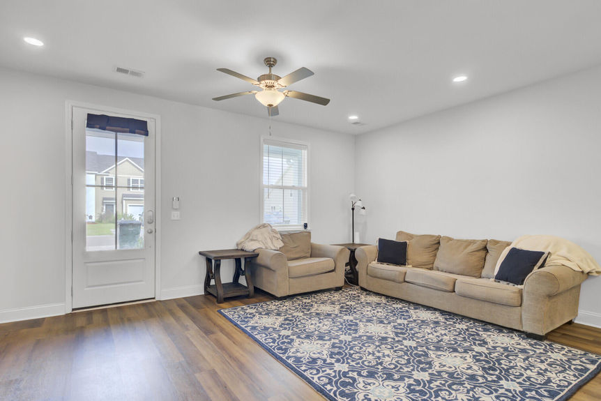 0a428369-e2a9-4656-b8dc-7557f5e8c392