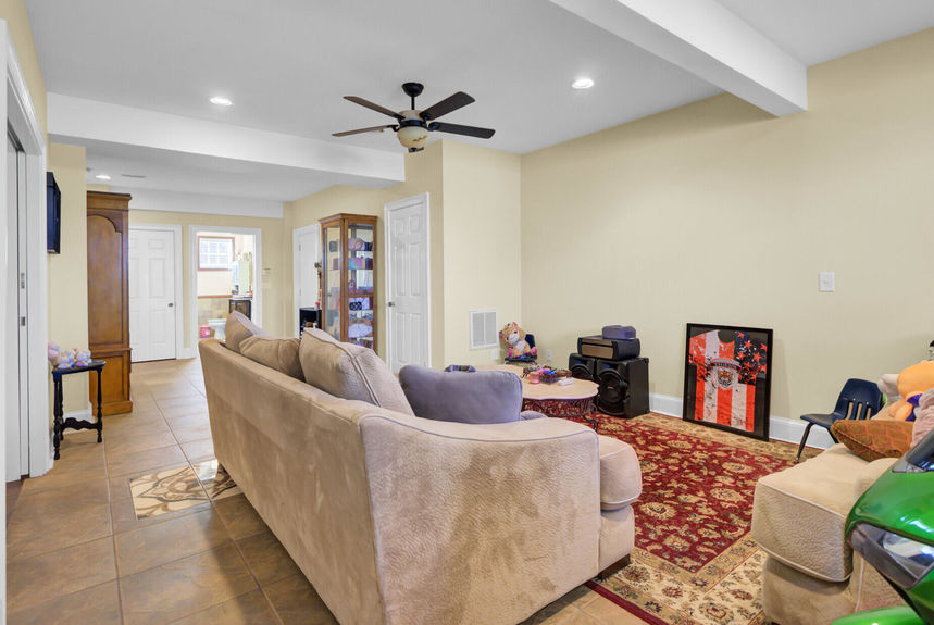 108a244a-32b6-4afb-bfd7-ef8caa91ea52