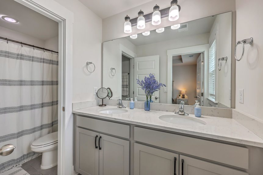 1d3a0f4a-7ee6-41e0-a0a2-52d36a72b5f1