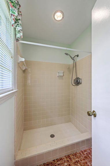 375b9c26-dfc8-4a8a-b21f-6f956d2f38b4