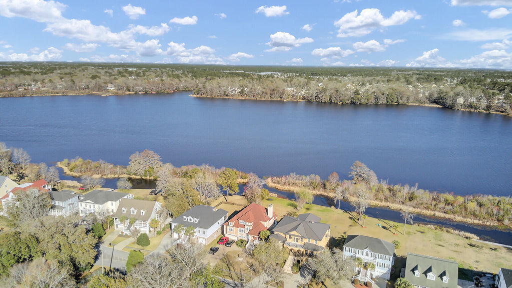 7e0ec966-e4dd-4541-a409-6012e1199601