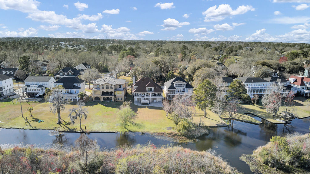 8ea5d6f4-9901-408a-b526-176a3b2b295d