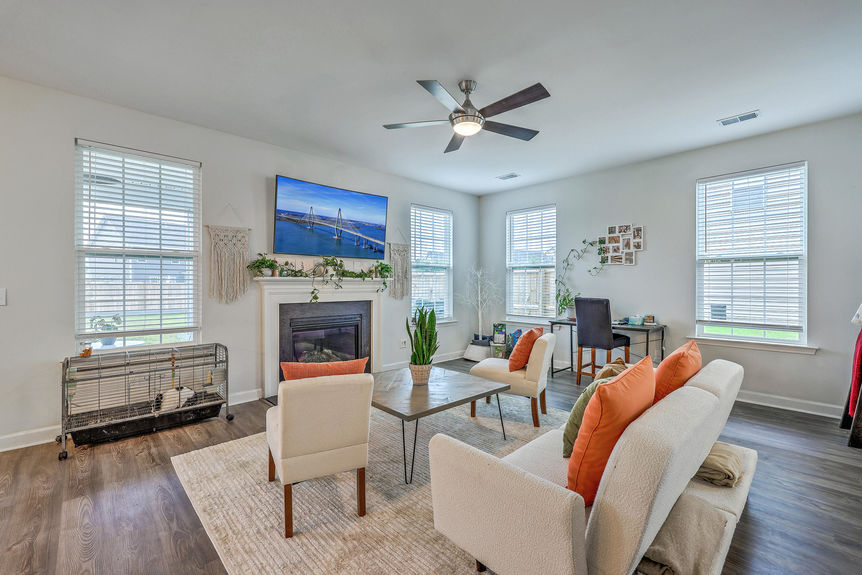 921e67cb-a1a8-41be-86a7-8a2faaa1425e