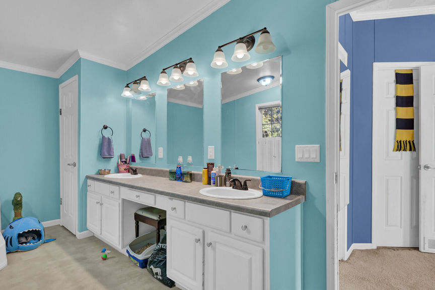 9825cd70-991b-48ea-bc65-5edbfb57883a