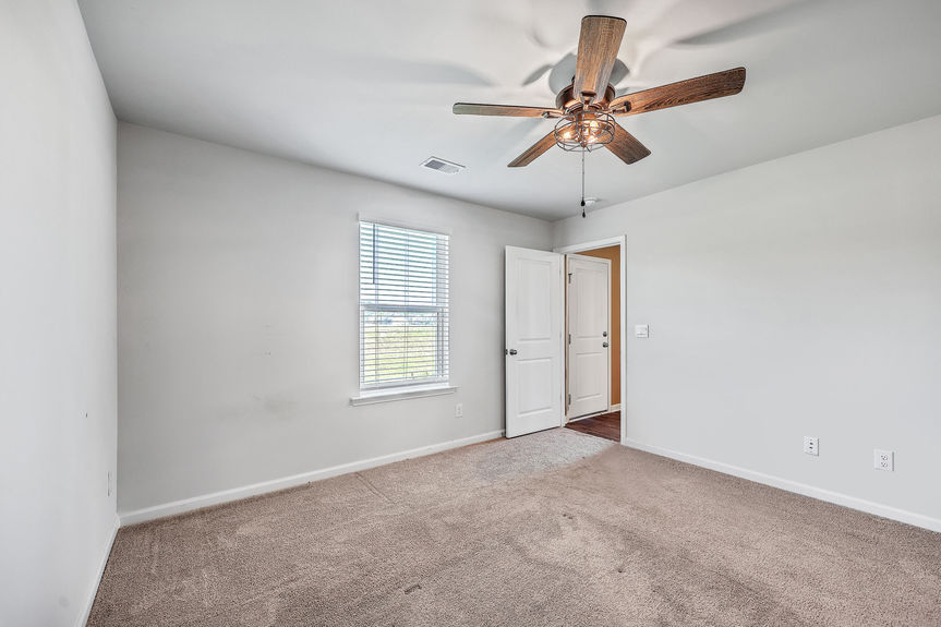 99e4fb1c-90a6-4052-afe9-b77393719473