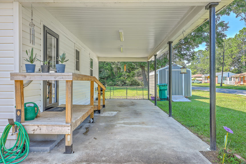 13e7ed8a-3629-4994-9408-79183a0a4c0f