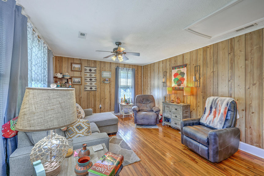 18851299-c7a8-47ac-8caa-7ddf6caa4b7e