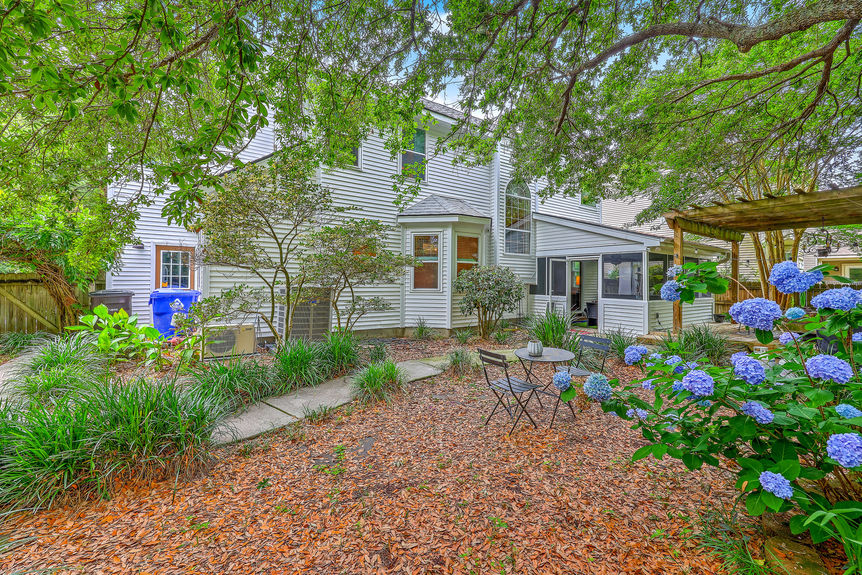 43281933-c61d-4221-bea5-565b2a2275e8