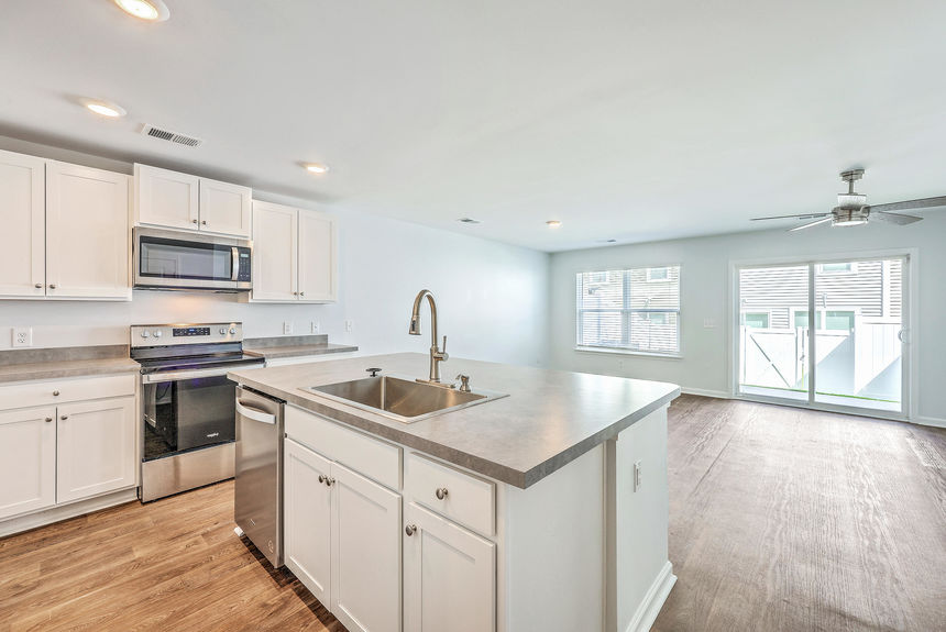 5884dcb0-3f8f-4e10-8120-5efd3155882d