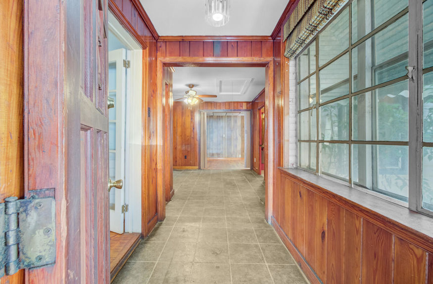 6b8a969b-f156-452c-97b9-59746450cd2d