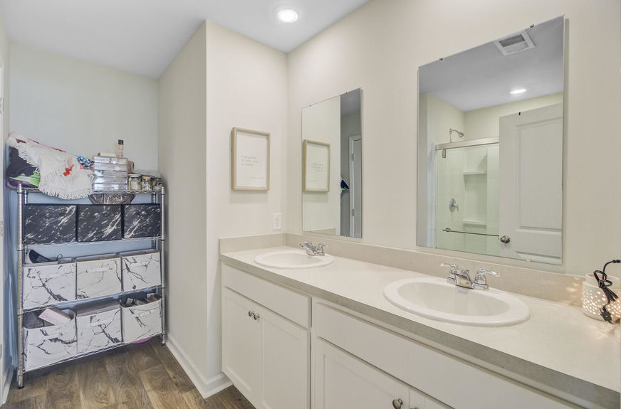 83657332-7f68-42c9-bc95-d3667161dd09