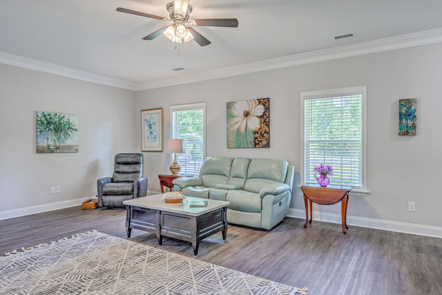 a3a4e220-1abd-4f04-b80c-696652a6aee0