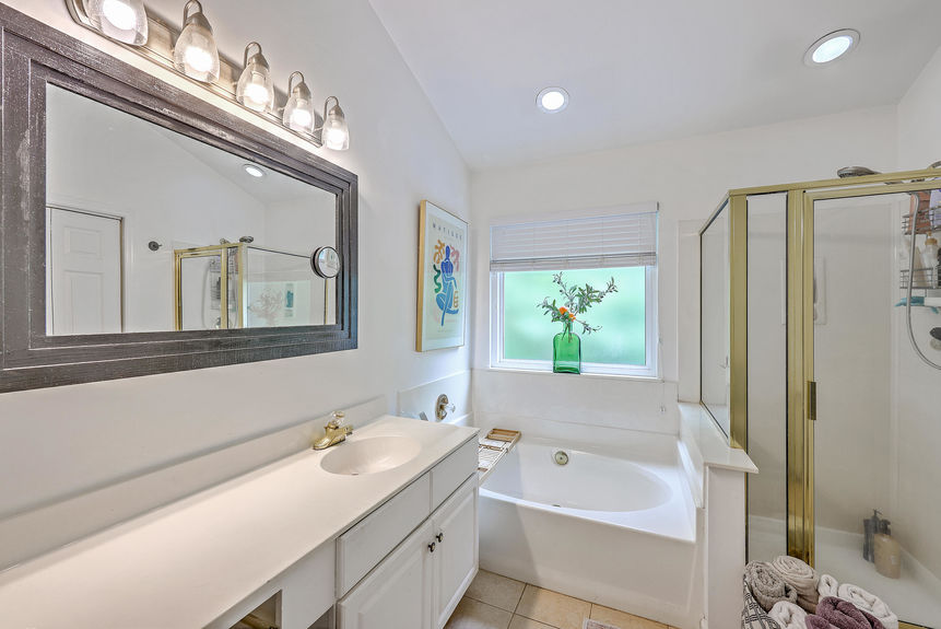 dcf243e1-3579-4908-a79b-1461a00db0fb