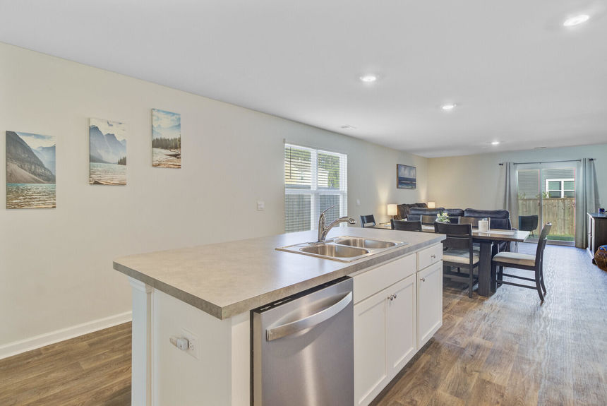 e7c764c9-e9cd-4bae-ae50-37aadf2438e8