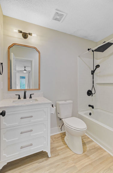 f8da8db0-7084-4c8d-9b90-41a4cf92de84