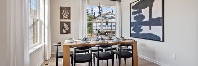 Web_Size_16_x_9_0032_9900_Oxon_Creek_Court_003