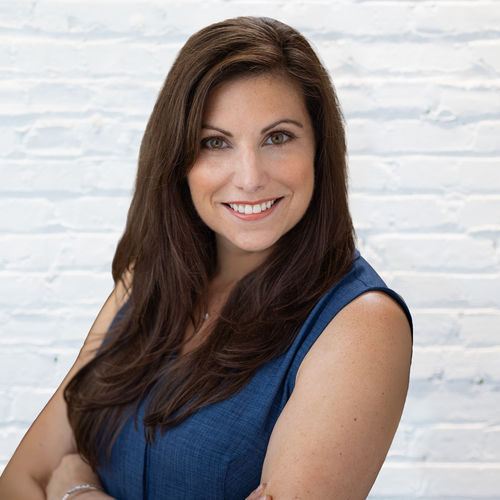 Renee Robertson Headshot (square)(jpg)