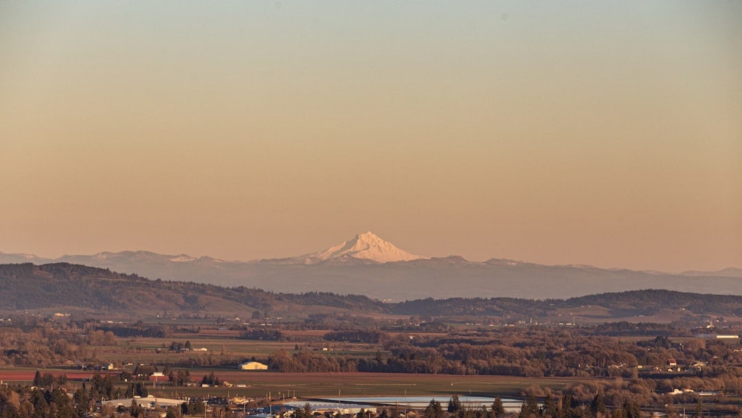 Senate Bill 1537 Bend Gets a One-Time UGB Expansion Opportunity — photo by Rei Yamazaki on Unsplash