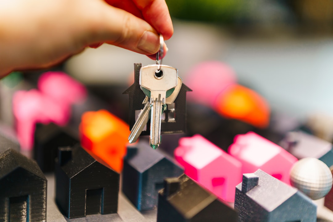 Understanding Earnest Money in Oregon Real Estate — photo by Jakub Żerdzicki on Unsplash