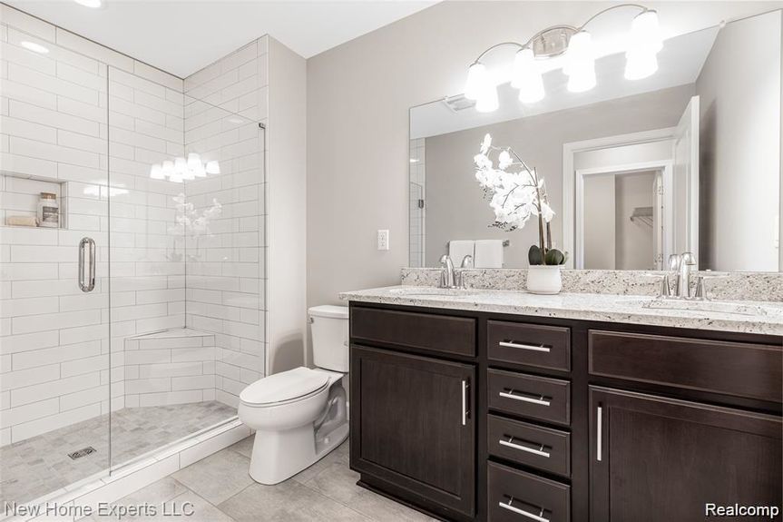 Uptown-Village-Owners-Bath