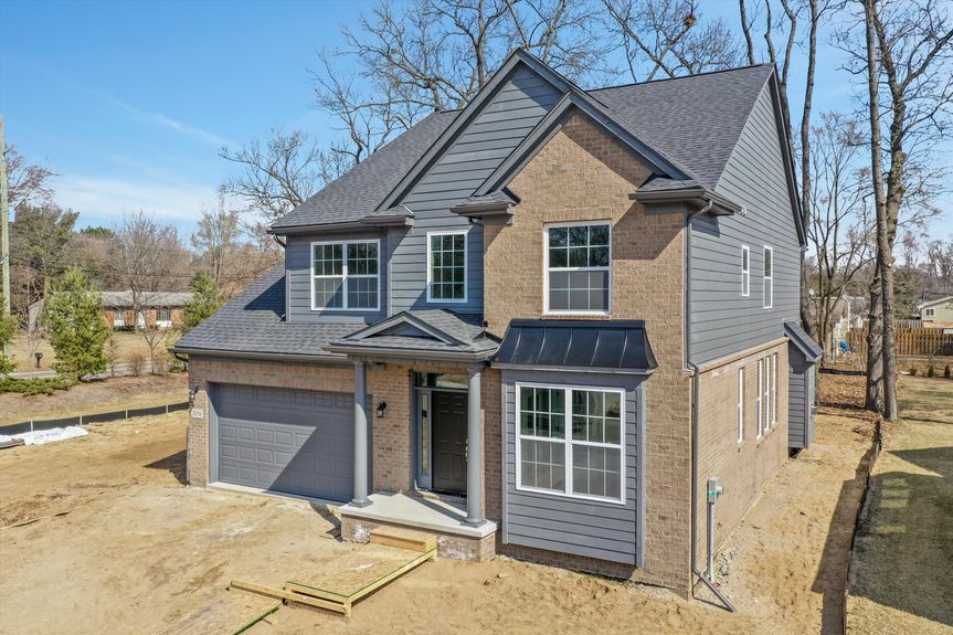 2674 Chisana Exterior Side