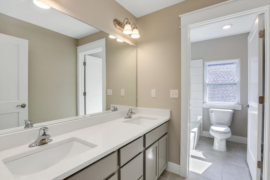 2674 Chisana Main Bathroom