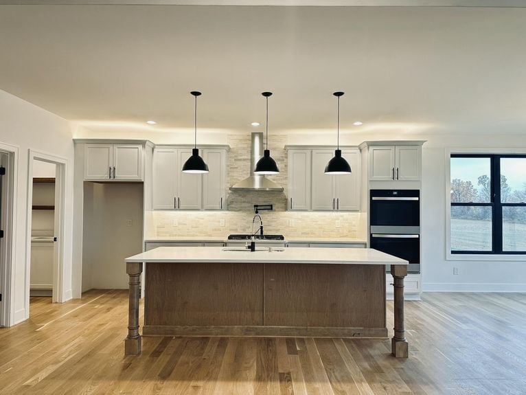 16420 Sleepy Hollow Kitchen + Island