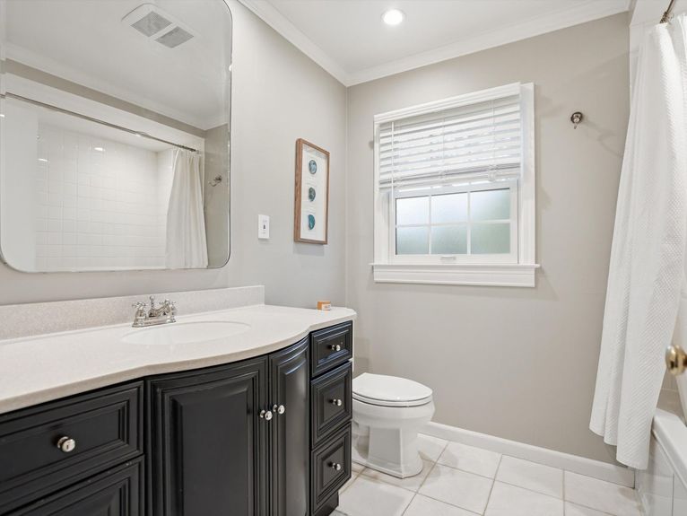Lahser Bathroom
