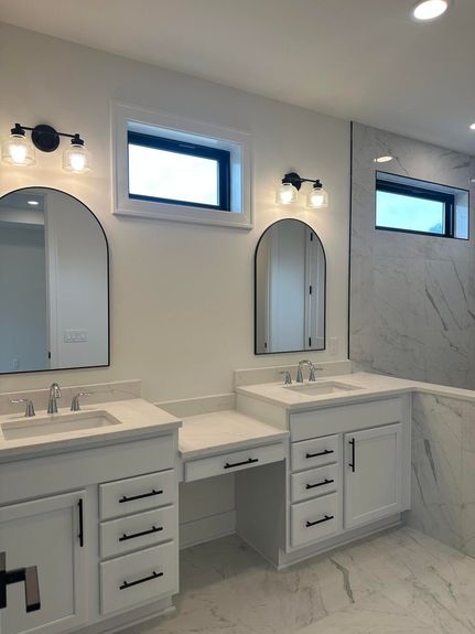 16410 Sleepy Hollow Owners Bath