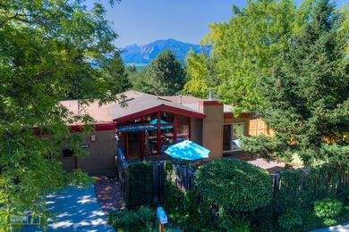 02-1430-Aerial_Front_Left_Low_3TMDE_RVT2-NR_E_HiRes1MB_Web