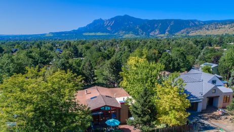 04-1430-Aerial_Front_Left_Flatirons_High_3TMDE_RVT2-NR_E_HiRes1MB_Web