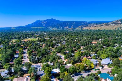 05-1430-Aerial_Front_Left_Flatirons_Very_High2_3TMDE_RVT2-NR_E_HiRes1MB_Web