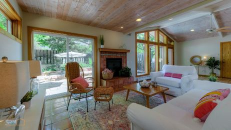 11-1430_Living_Room2_5TMDE_RVT2-NR_E_HiRes1MB_Web