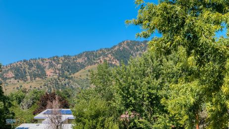 21-1430_Exterior_Sanitas_from_Back_Deck_5TMDE_RVT2-NR_E_HiRes1MB_Web