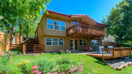 26-1430_Exterior_Back_Left_5TMDE_RVT2-NR_E_HiRes1MB_Web